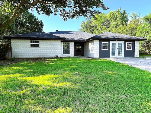 2946 Ridgewood Dr, Grapevine, TX, 76051-3861 | Card Image