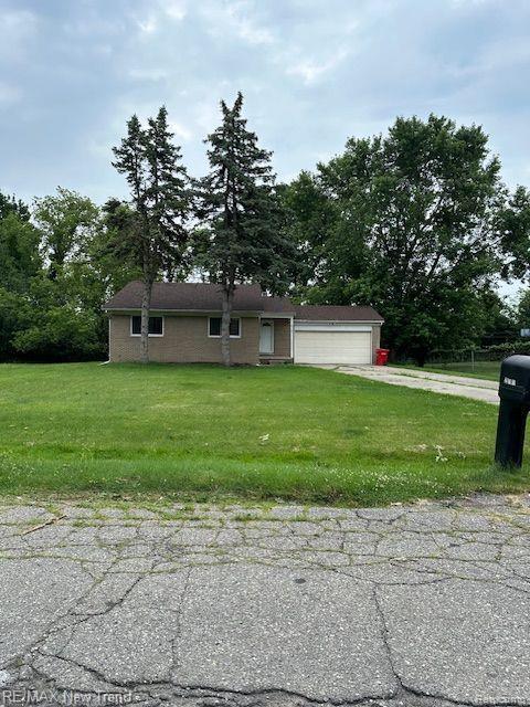 Orchard Grove St, Southfield, MI 48033