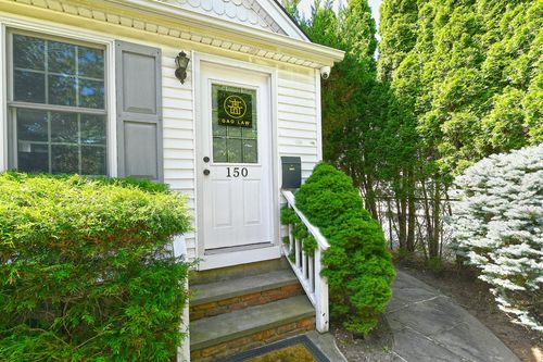 150 Bayview Ave, Port Washington, NY, 11050-3620 | Card Image