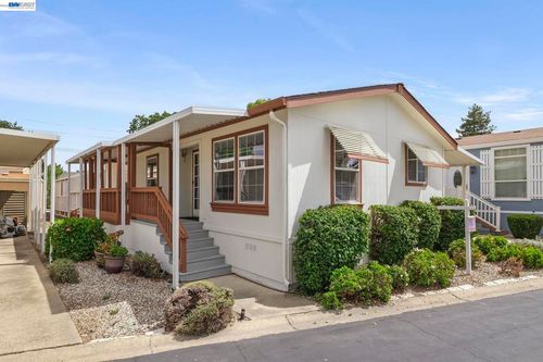 spc-187-3263 Vineyard Ave, Pleasanton, CA, 94566-6353 | Card Image