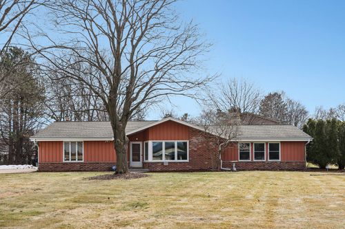 18215 Parish Dr, Brookfield, WI, 53045 | Card Image