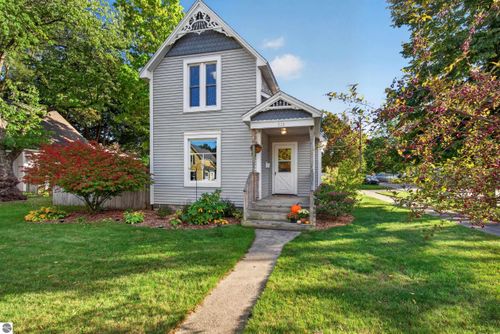 828 E Eighth Street, Traverse City, MI, 49686 | Card Image