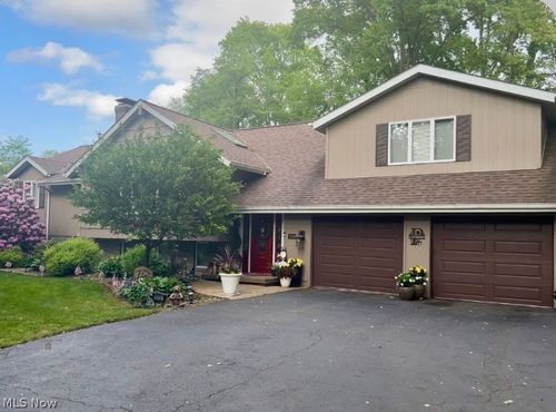 111 Albert St, Newton Falls, OH, 44444-1048 | Card Image