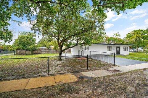 12805 Nw 6th Ave, North Miami, FL, 33168-3728 | Card Image