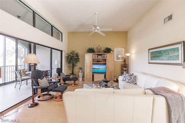 C-302 - 7048 Pelican Bay Boulevard, Condo with 2 bedrooms, 2 bathrooms and null parking in Naples FL | Image 14