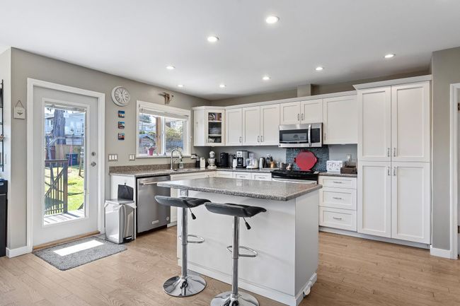 8270 19 Th Avenue, House other with 4 bedrooms, 2 bathrooms and 2 parking in Burnaby BC | Image 11