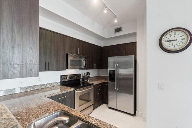 APT-603 - 2401 Ne 65 Th St, Condo with 3 bedrooms, 2 bathrooms and null parking in Fort Lauderdale FL | Image 9