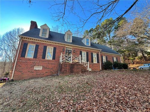 1089 Hillsdale Dr, Asheboro, NC, 27203-4588 | Card Image