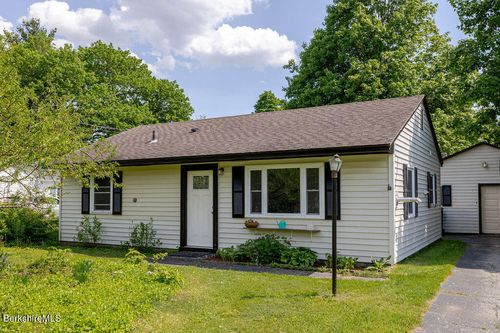 11 Wyantenuck St, Housatonic, MA, 01236-9712 | Card Image