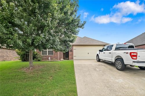 3060 Hook Ln, Farmington, AR, 72730-8001 | Card Image