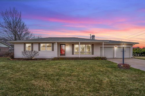 1 Leonard Ct, Newton, KS, 67114-3203 | Card Image