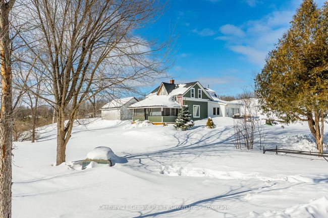 3783 Monck Rd, House other with 3 bedrooms, 2 bathrooms and 8 parking in Norland ON | Image 12