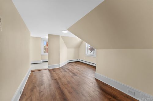 fl-3rd-81 N Washington St, Tarrytown, NY, 10591-3338 | Card Image