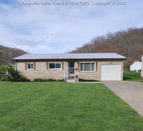 142 W Reynolds Ave, Belle, WV, 25015-1536 | Card Image