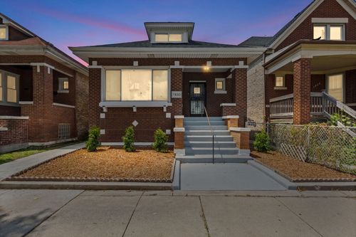 7830 S Throop St, Chicago, IL, 60620-3757 | Card Image