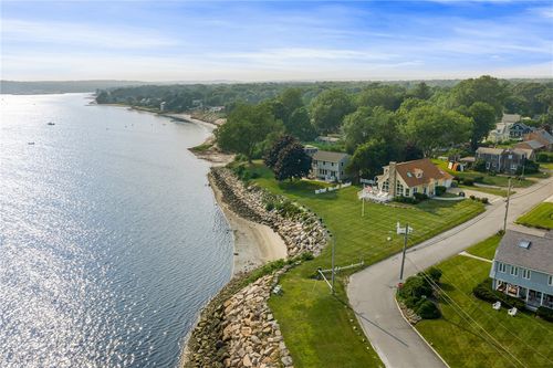 139 Hemlock Ave, Warwick, RI, 02886-8235 | Card Image