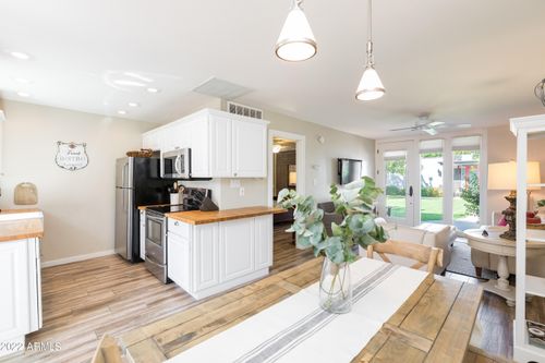 2-4202 N 38th St, Phoenix, AZ, 85018-4834 | Card Image