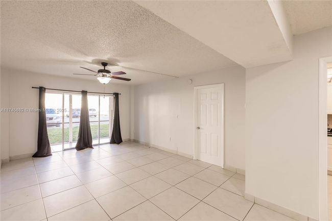 APT-103 - 4152 Inverrary Dr, Condo with 2 bedrooms, 2 bathrooms and null parking in Lauderhill FL | Image 8
