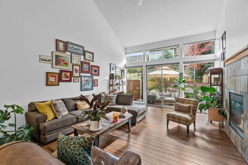 10942 Village Loop, Redmond, OR, 97756-7434 | Card Image