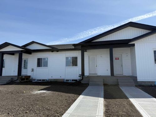 5 Gray Close, Sylvan Lake, AB, T4S0W4 | Card Image
