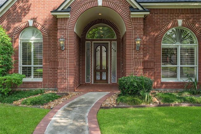 8802 Kennet Valley Rd, House other with 4 bedrooms, 4 bathrooms and 3 parking in Spring TX | Image 4