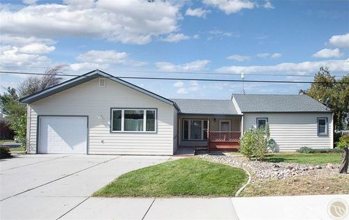 701 1st St W, Hardin, MT, 59034-2001 | Card Image