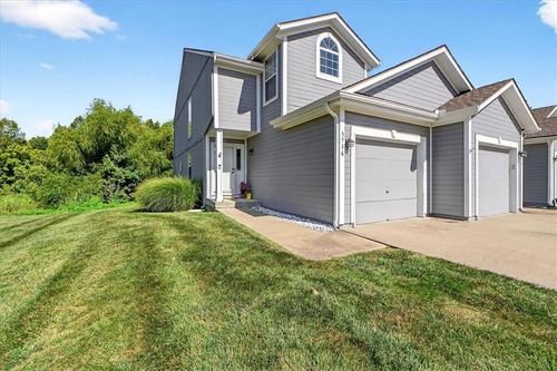 5736 Nw Plantation Ln, Lee's Summit, MO, 64064-1686 | Card Image