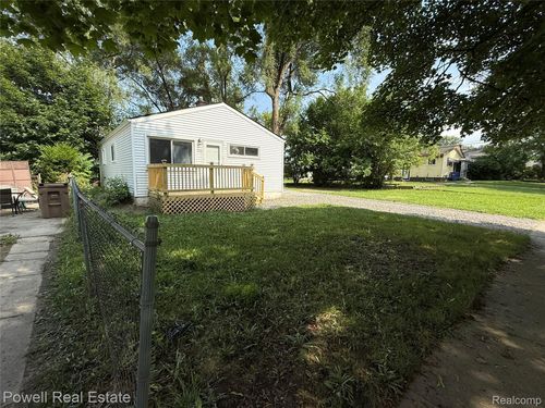 536 Emerson Ave, Pontiac, MI, 48342-1826 | Card Image