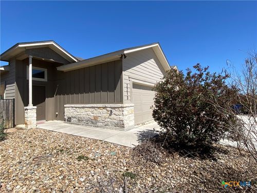 2213 Avery Vlg, New Braunfels, TX, 78130-2095 | Card Image