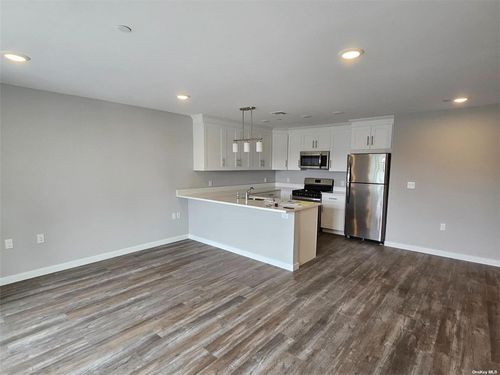 unit-18-221 Eastview Dr, Central Islip, NY, 11722-4588 | Card Image