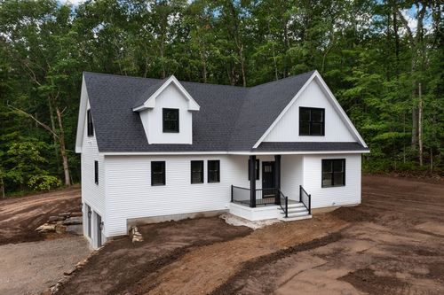 93 Stage Rd, Hampstead, NH, 03841-2208 | Card Image