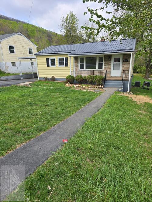 2600 Parnell Rd, Bluefield, WV, 24701-4822 | Card Image