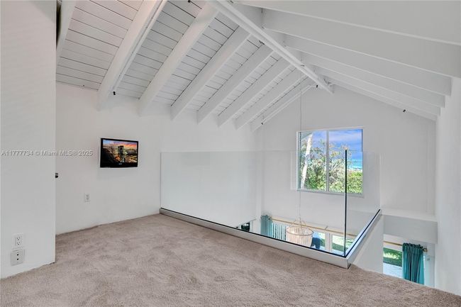 UNIT-5 - 100 S Pointe Dr, Condo with 1 bedrooms, 1 bathrooms and null parking in Miami Beach FL | Image 12