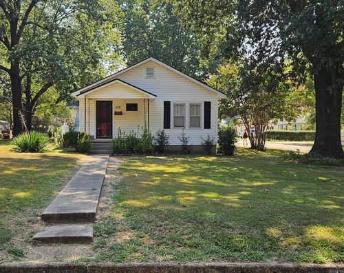 619 W 2nd St, Rector, AR, 72461-1607 | Card Image