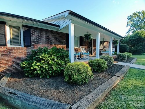 318 Rutledge Rd, Mount Holly, NC, 28120-9417 | Card Image