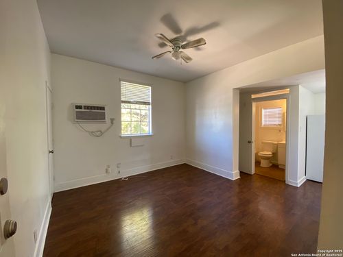 apt-7-526 S Presa St, San Antonio, TX, 78205-3416 | Card Image