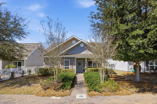 102 Cornelia St, Freeport, FL, 32439-7631 | Card Image