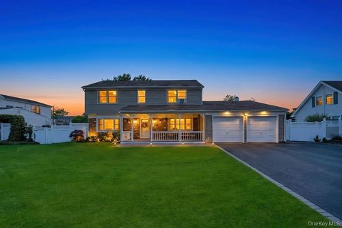 12 Tallow Ln, Lake Grove, NY, 11755-1806 | Card Image