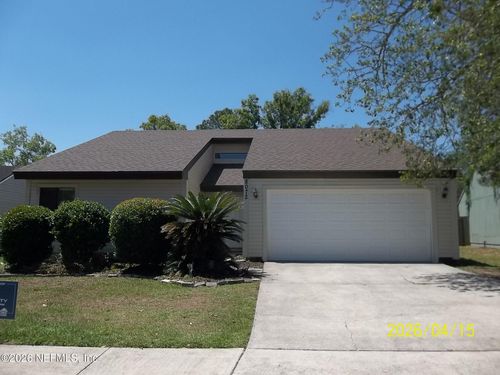 8072 Kilwinning Ln, Jacksonville, FL, 32244-5500 | Card Image
