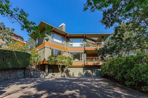 4-910 Maltwood Terr, Saanich, BC, V8X5G8 | Card Image