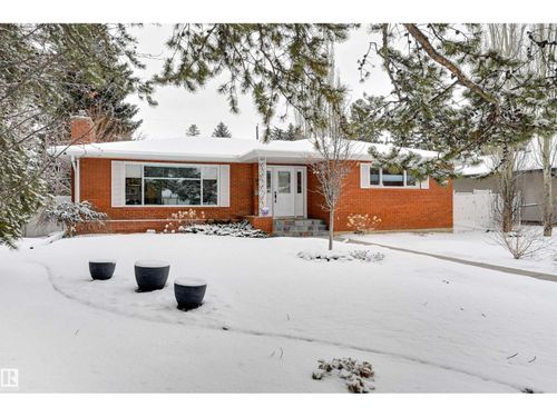 37 Valleyview Cres Nw, Edmonton, AB, T5R5S7 | Card Image