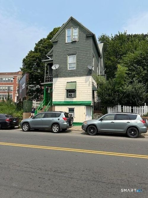 807 E Main St, Waterbury, CT, 06705-1071 | Card Image