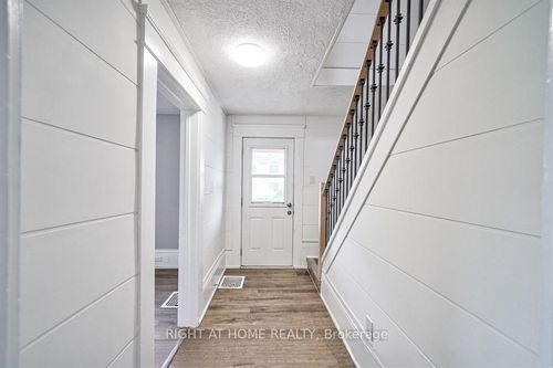 15 Asher St, Welland, ON, L3B4H9 | Card Image