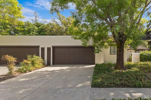 920 Shady Oak Dr, Santa Rosa, CA, 95404-6827 | Card Image