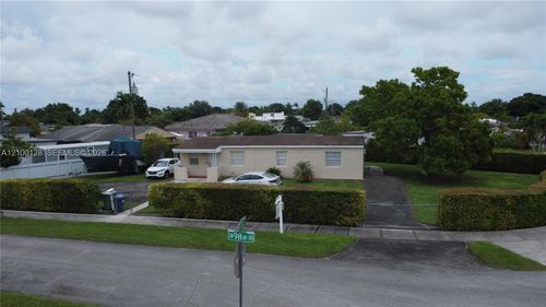 5241 Sw 98th Avenue Rd, Miami, FL, 33165-7248 | Card Image