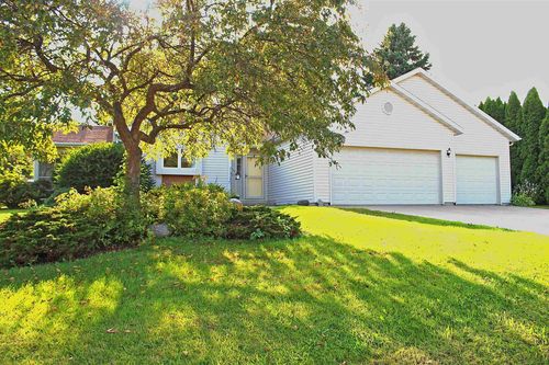 8341 Pheasant Run Trail, WINCHESTER, WI, 54947 | Card Image