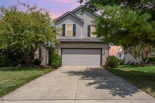 8585 Oak Creek Dr, Lewis Center, OH, 43035-8900 | Card Image