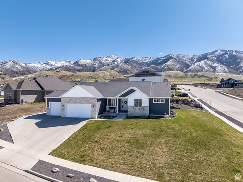 16 N 1000 E, Hyde Park, UT, 84318-3572 | Card Image