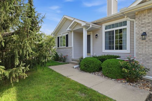 12527 Douglas Pkwy, Urbandale, IA, 50323-1815 | Card Image