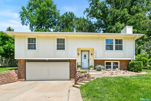 16708 William St, Omaha, NE, 68130-1362 | Card Image